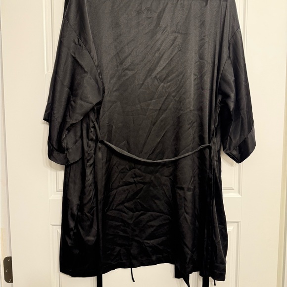 Victoria’s Secret Robe - Picture 5 of 5